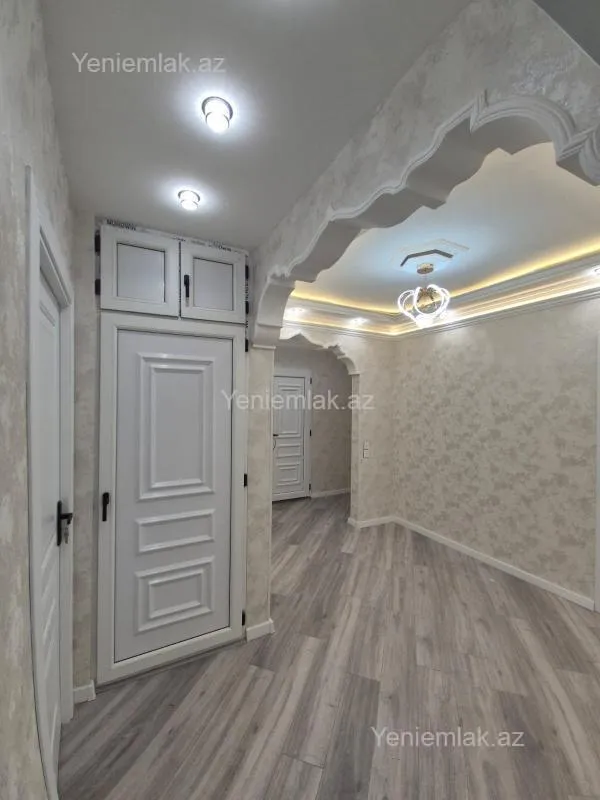 Satılır 4 otaqlı köhnə tikili 110 m²
