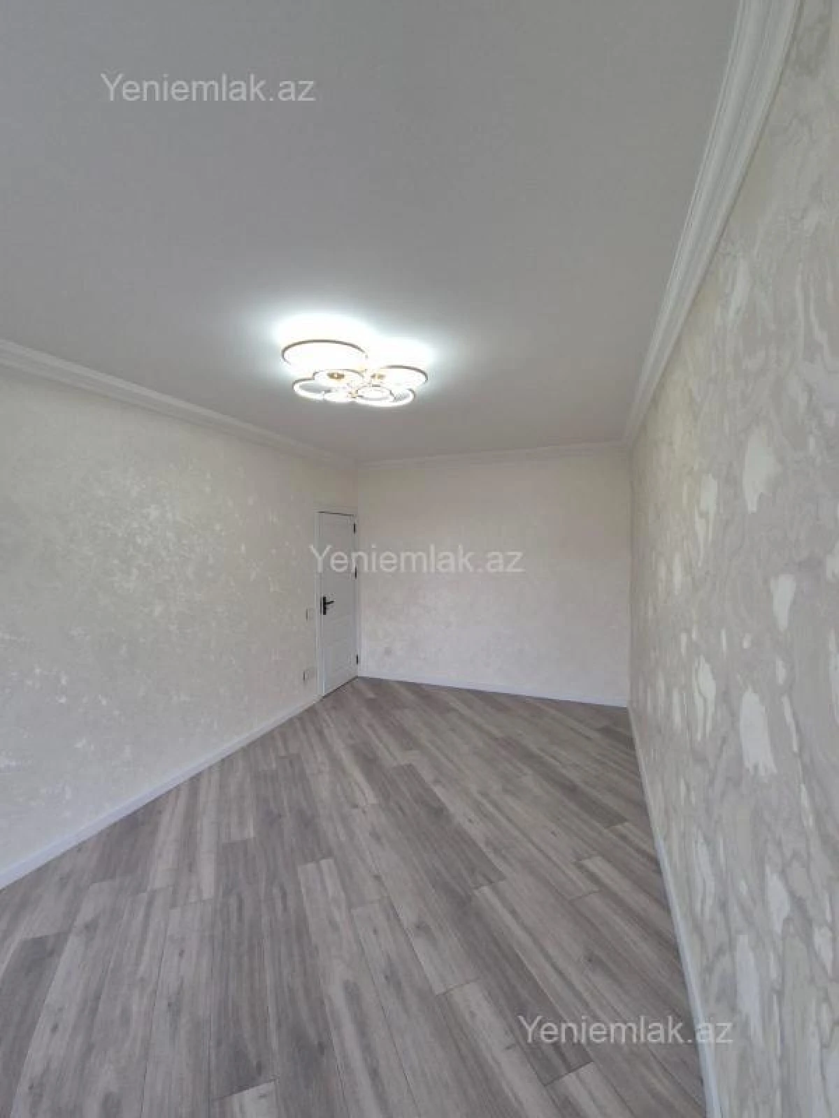 Satılır 4 otaqlı köhnə tikili 110 m²