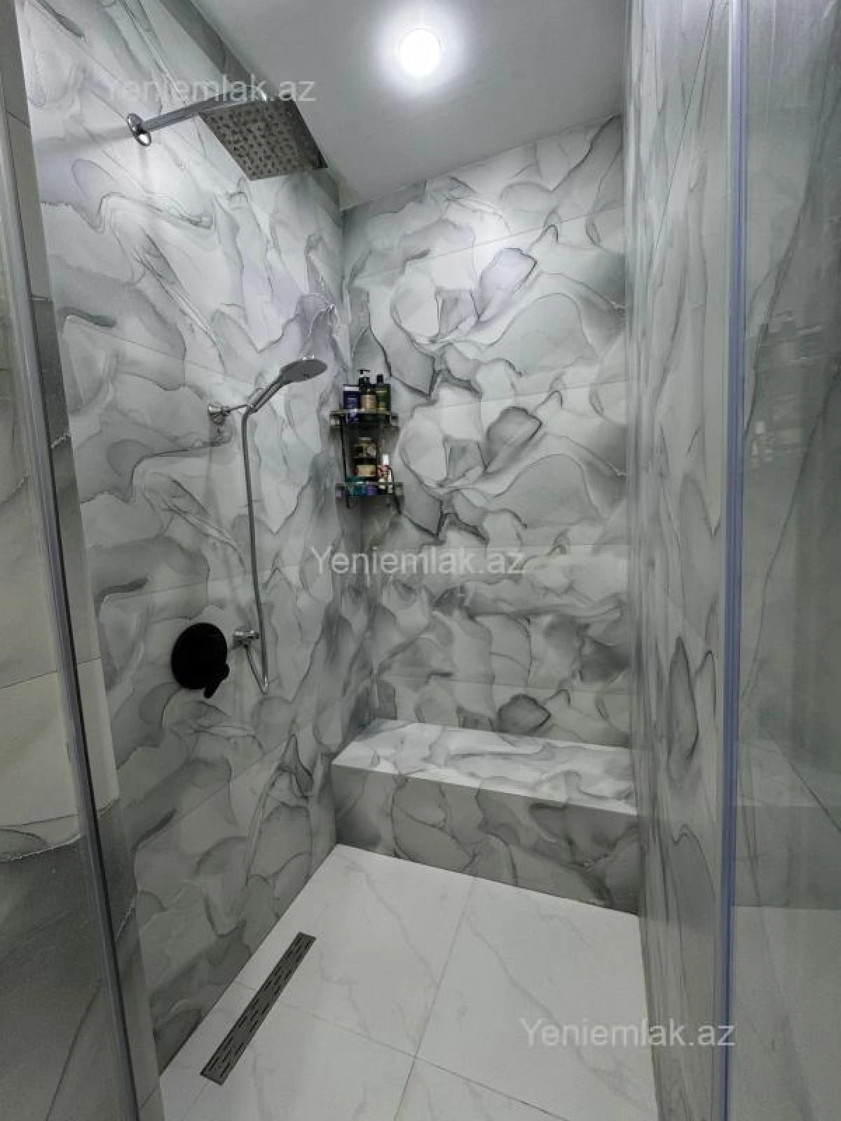 Satılır 3 otaqlı yeni tikili 125 m²