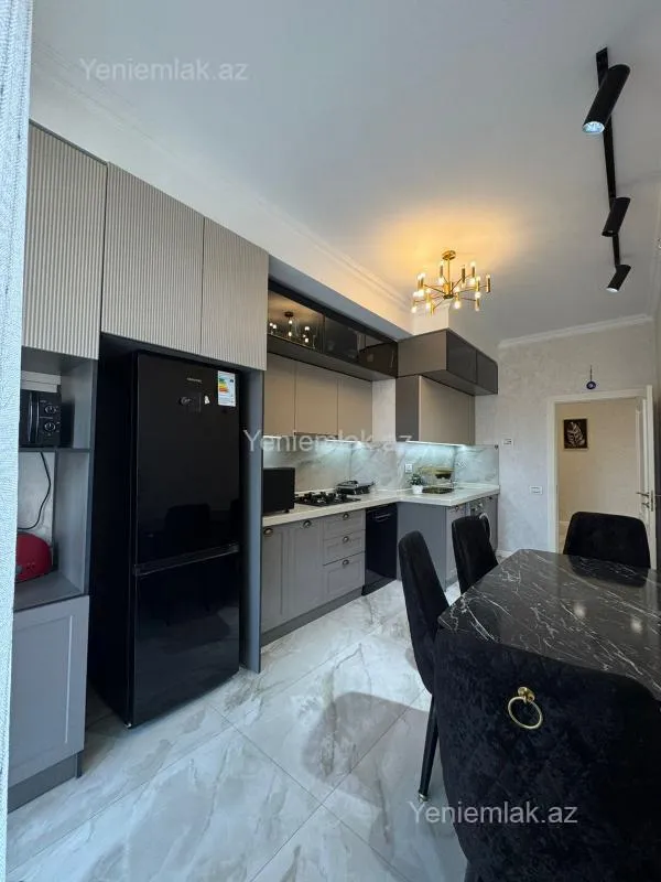 Satılır 3 otaqlı yeni tikili 125 m²