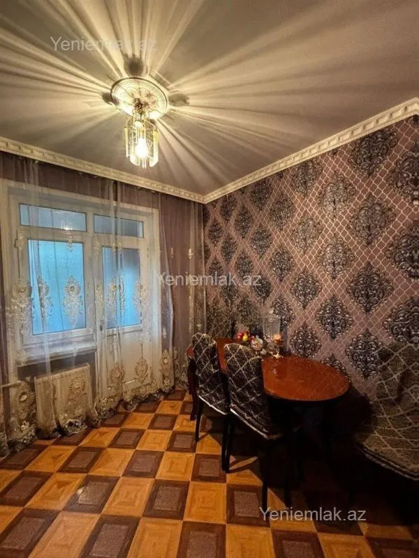 Satılır 4 otaqlı köhnə tikili 85 m²