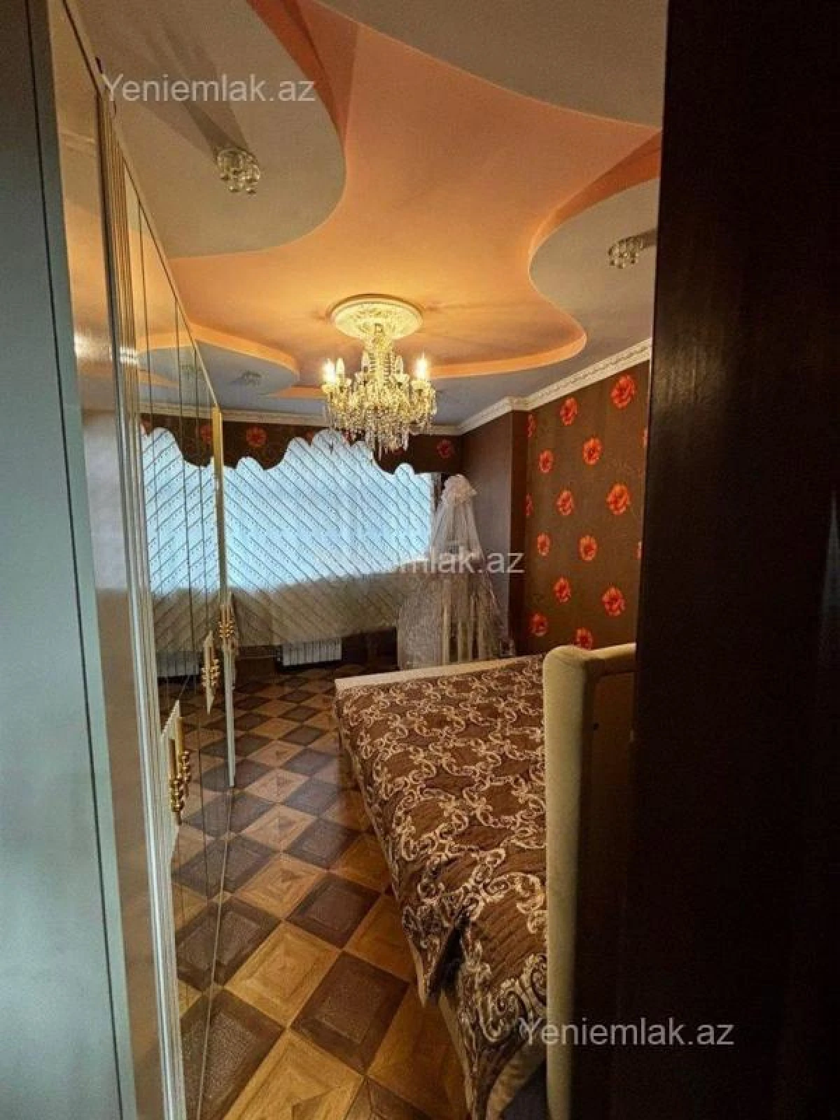 Satılır 4 otaqlı köhnə tikili 85 m²