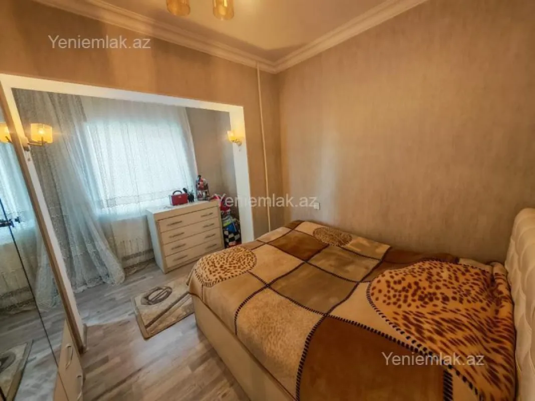 Satılır 3 otaqlı köhnə tikili 70 m²
