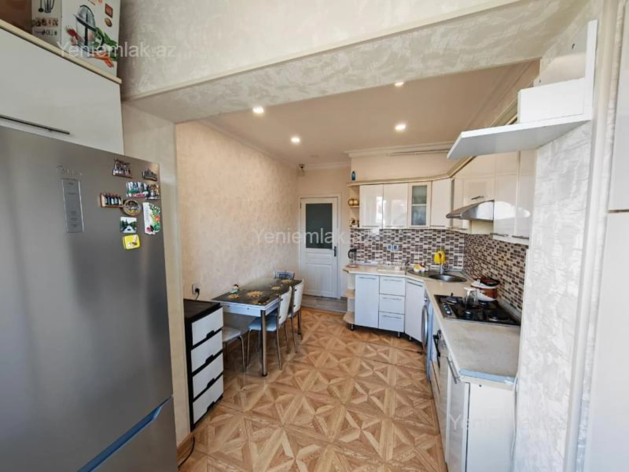 Satılır 3 otaqlı köhnə tikili 70 m²