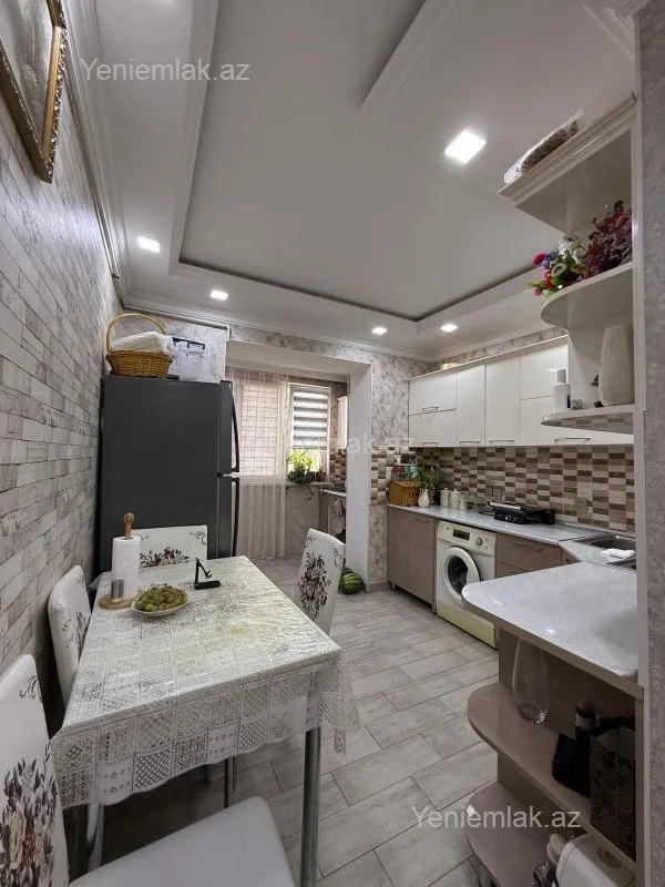 Satılır 3 otaqlı köhnə tikili 80 m²