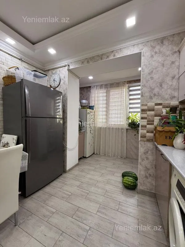 Satılır 3 otaqlı köhnə tikili 80 m²
