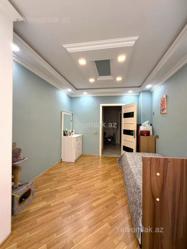 Satılır 3 otaqlı köhnə tikili 76 m²