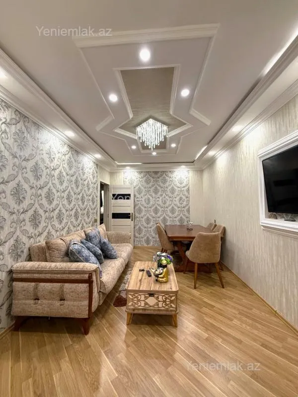 Satılır 3 otaqlı köhnə tikili 76 m²