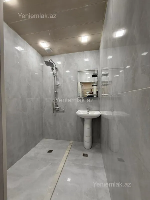 Satılır 3 otaqlı köhnə tikili 60 m²