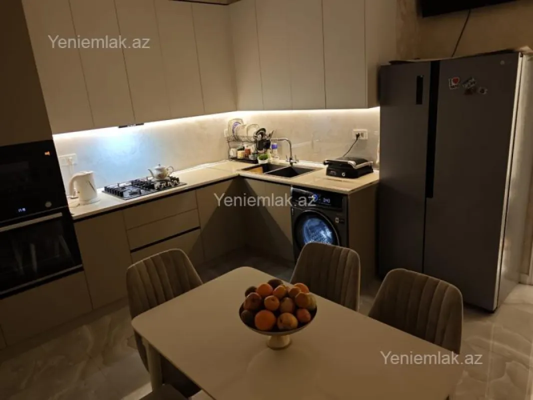 Satılır 4 otaqlı yeni tikili 130 m²