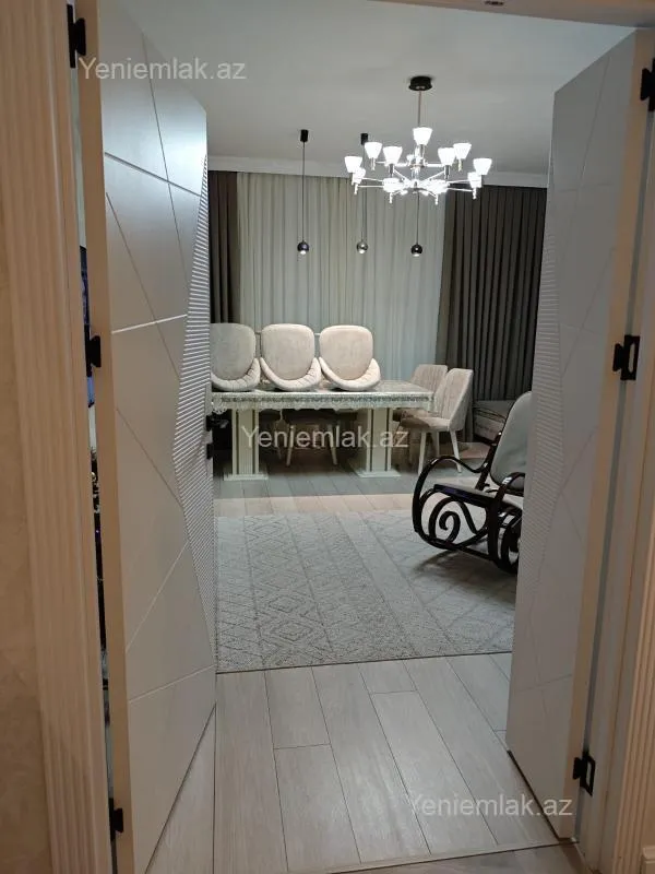 Satılır 4 otaqlı yeni tikili 130 m²