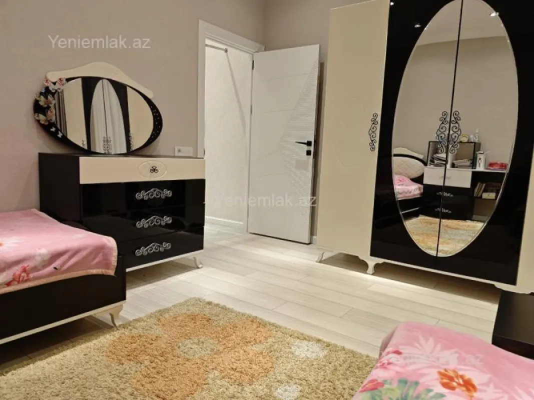 Satılır 4 otaqlı yeni tikili 130 m²