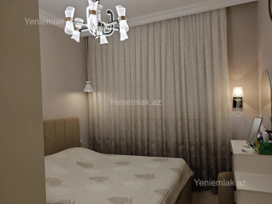 Satılır 4 otaqlı yeni tikili 130 m²