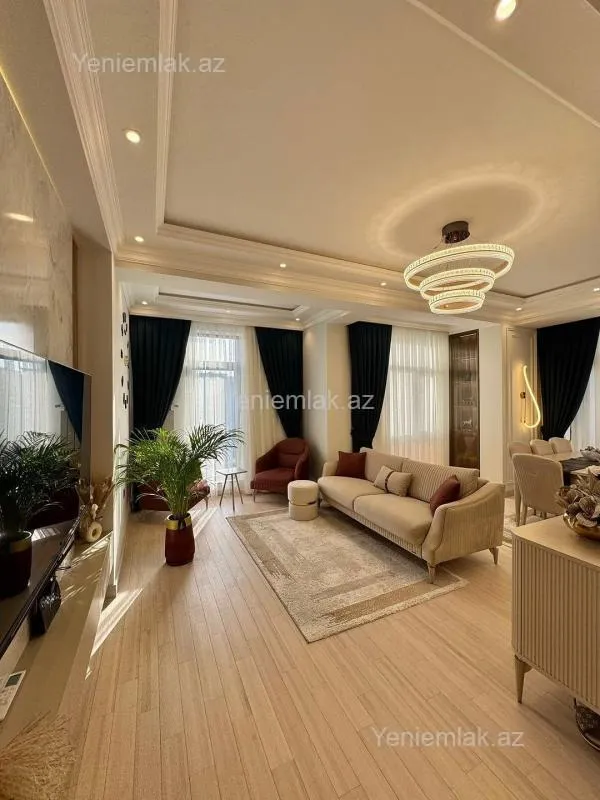 Satılır 3 otaqlı yeni tikili 125 m²