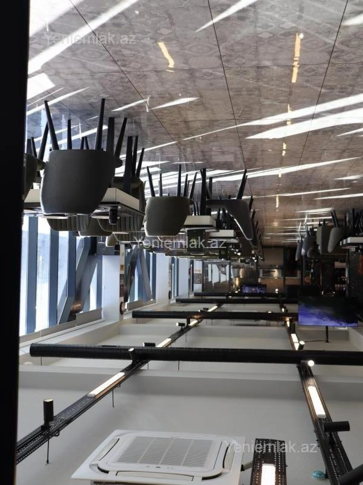 Satılır 15 otaqlı obyekt 3000 m²