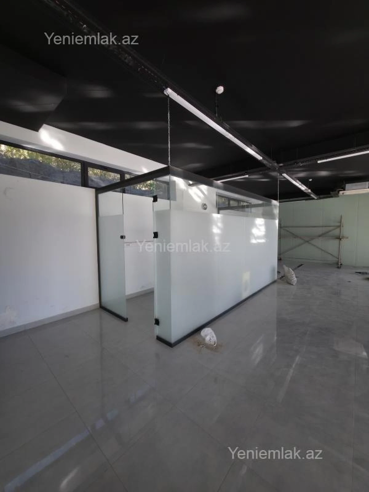 Satılır 15 otaqlı obyekt 3000 m²