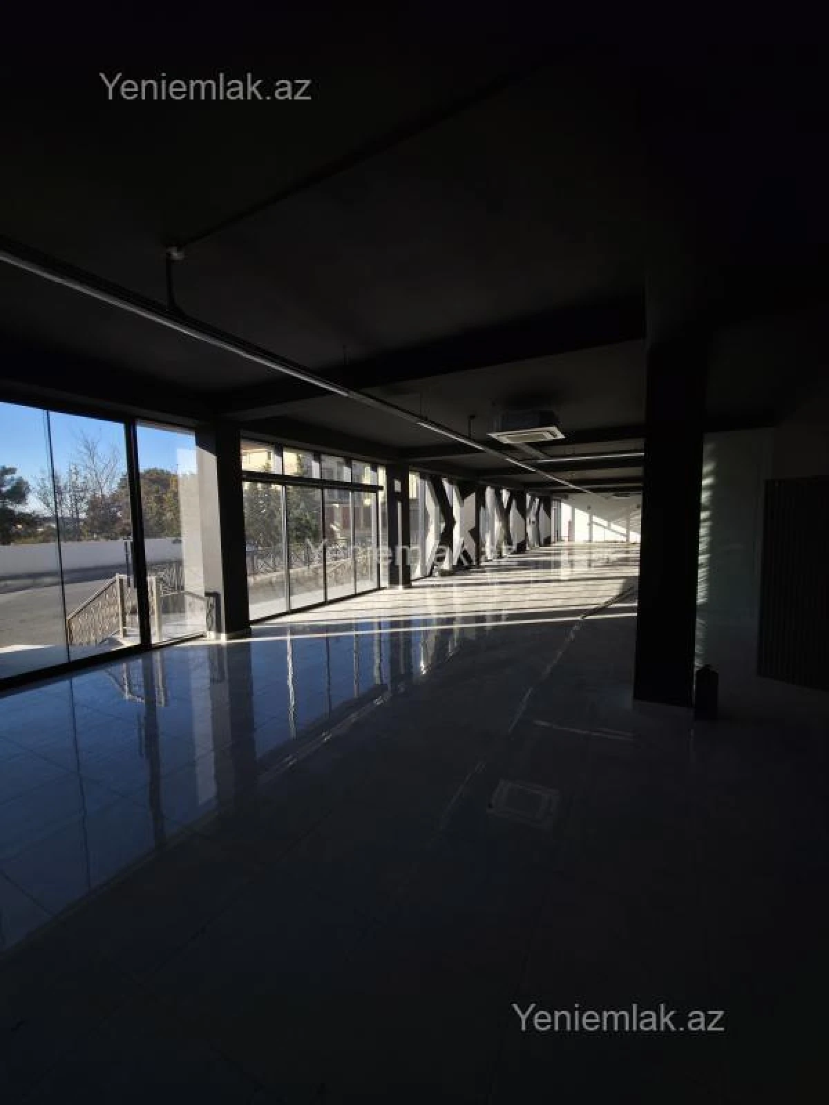 Satılır 15 otaqlı obyekt 3000 m²