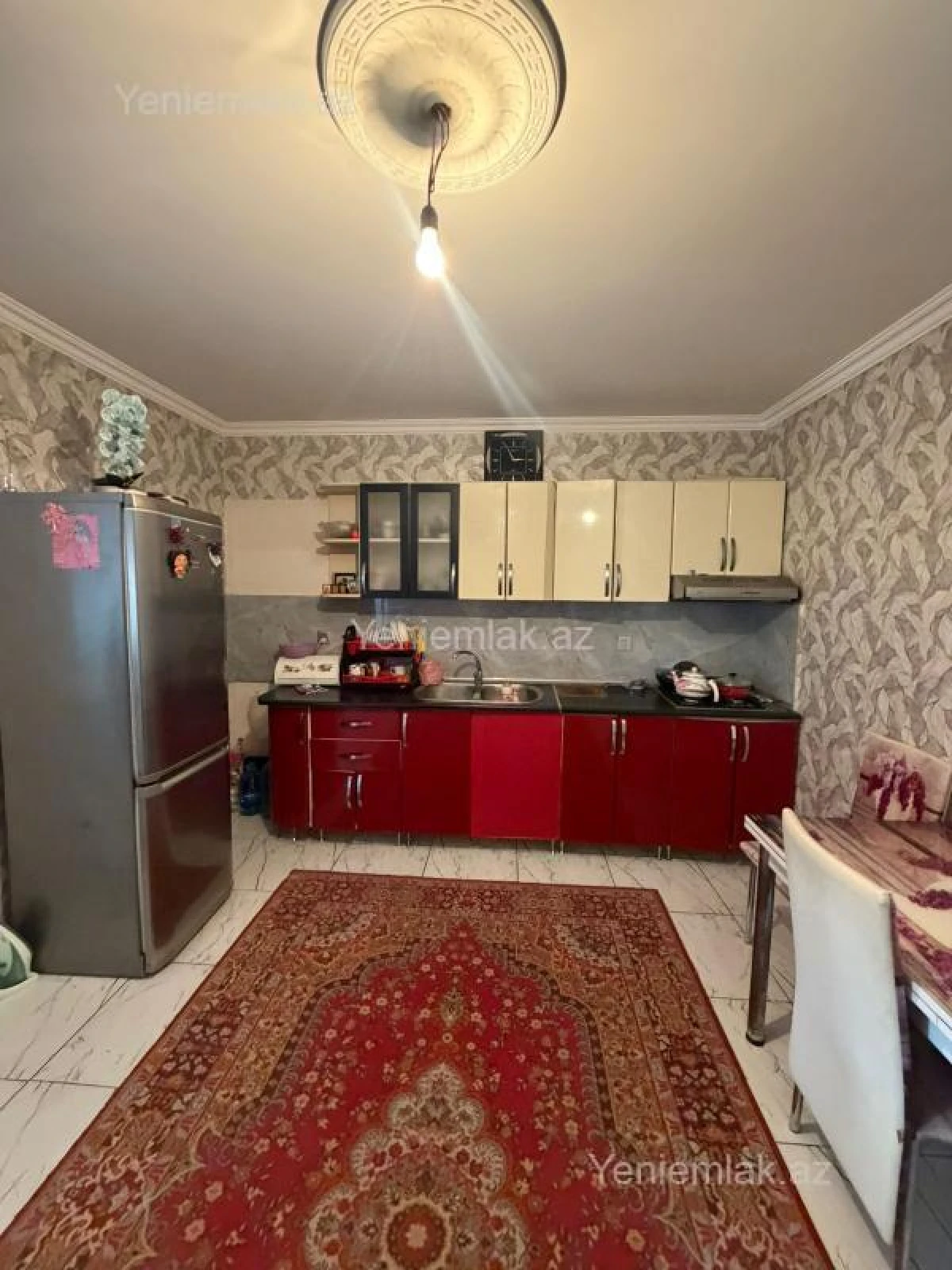 Satılır 11 otaqlı həyət evi 300 m²