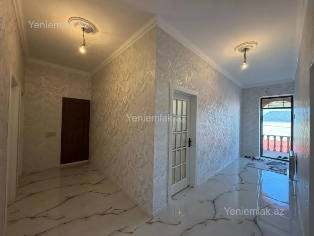Satılır 11 otaqlı həyət evi 300 m²