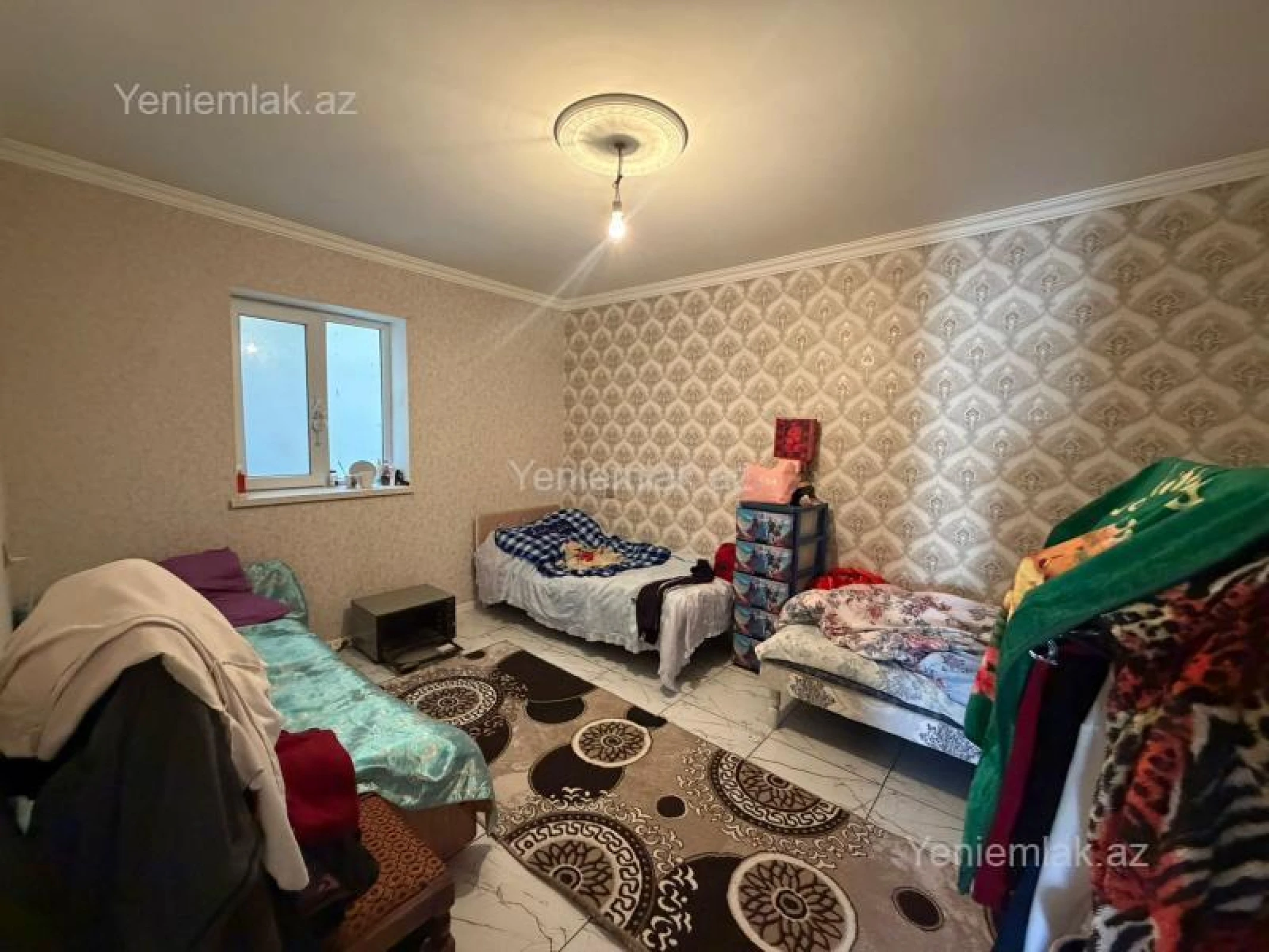 Satılır 11 otaqlı həyət evi 300 m²