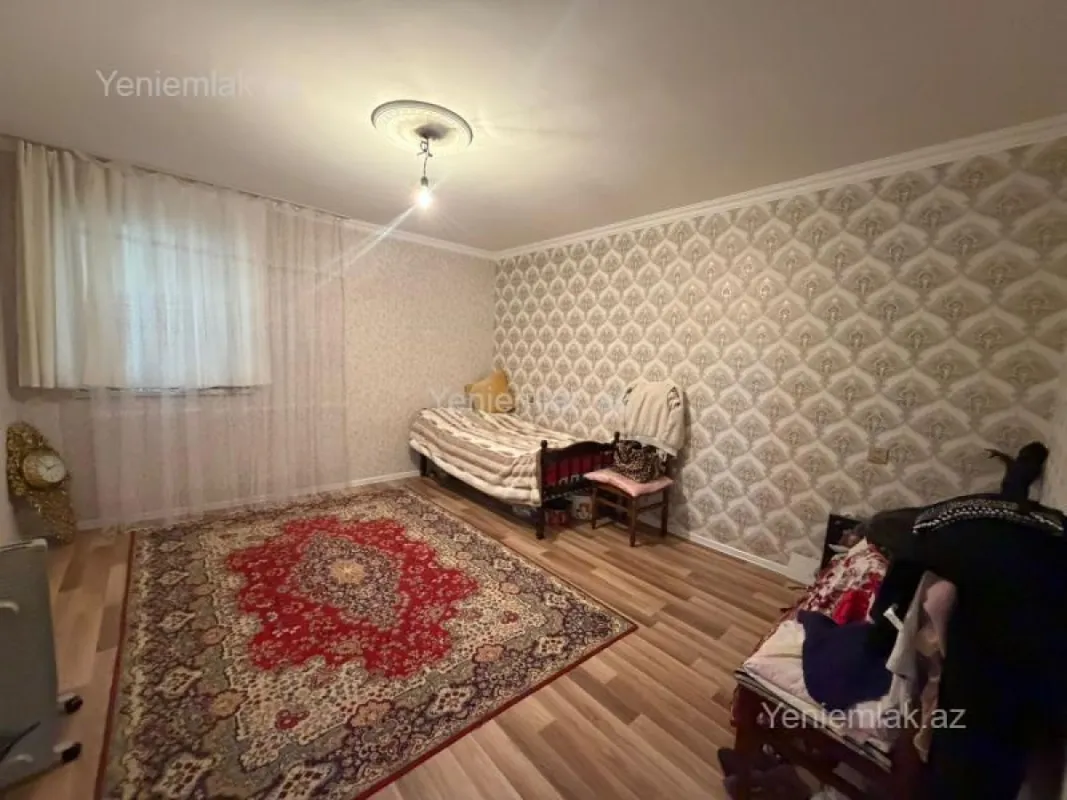 Satılır 11 otaqlı həyət evi 300 m²