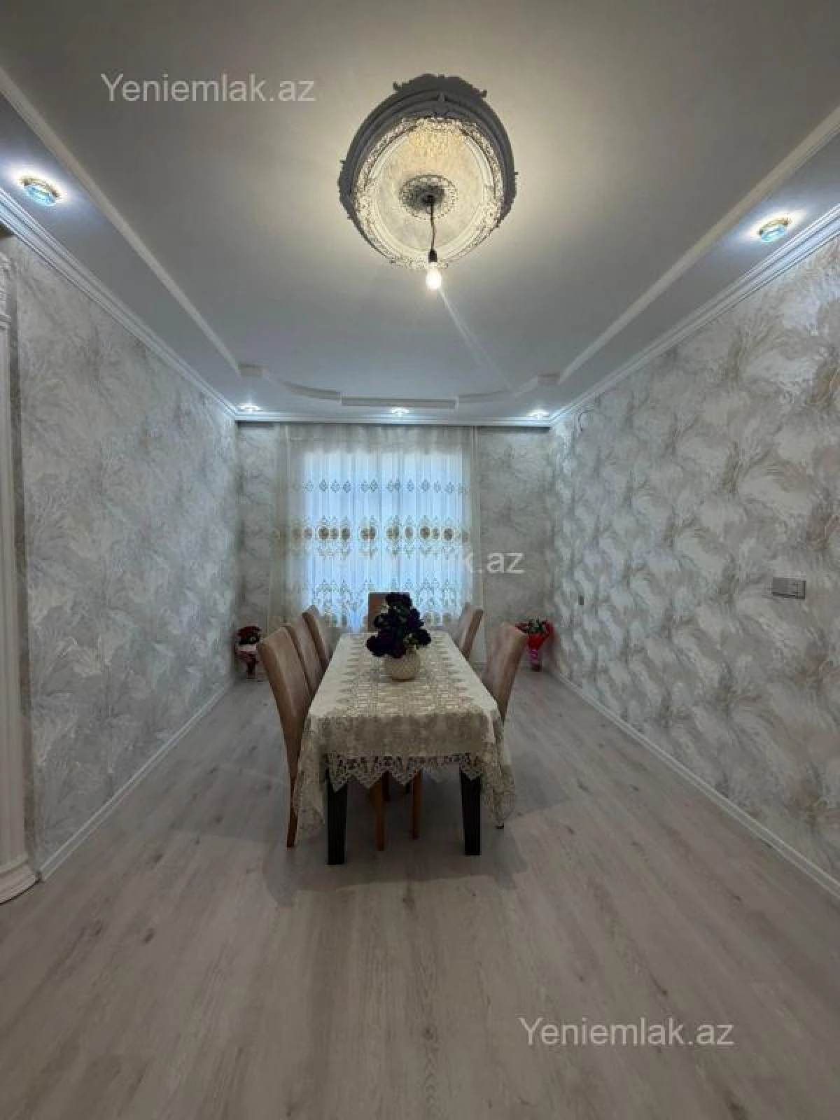 Satılır 11 otaqlı həyət evi 300 m²