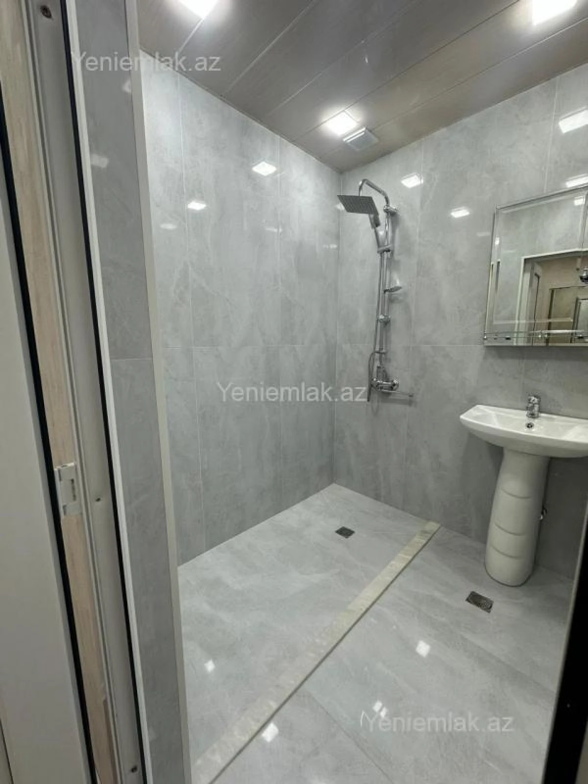 Satılır 3 otaqlı köhnə tikili 60 m²