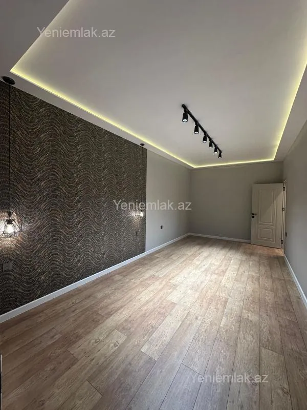 Satılır 3 otaqlı yeni tikili 100 m²