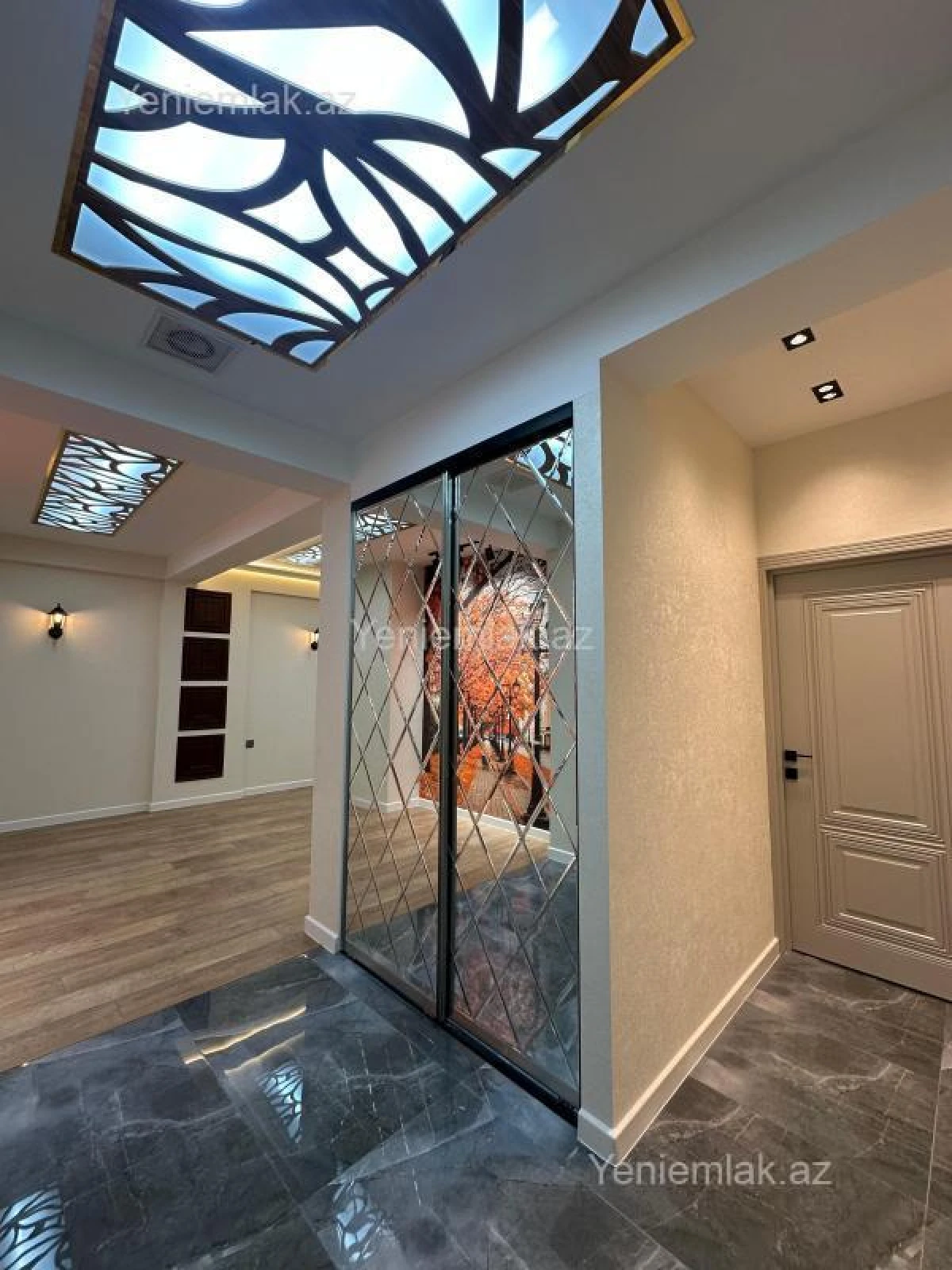 Satılır 3 otaqlı yeni tikili 100 m²