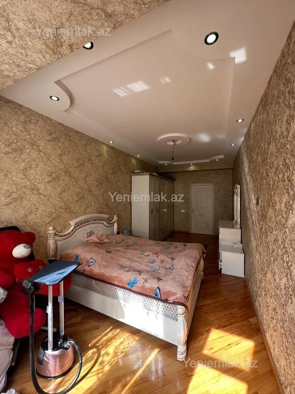 Satılır 3 otaqlı yeni tikili 130 m²