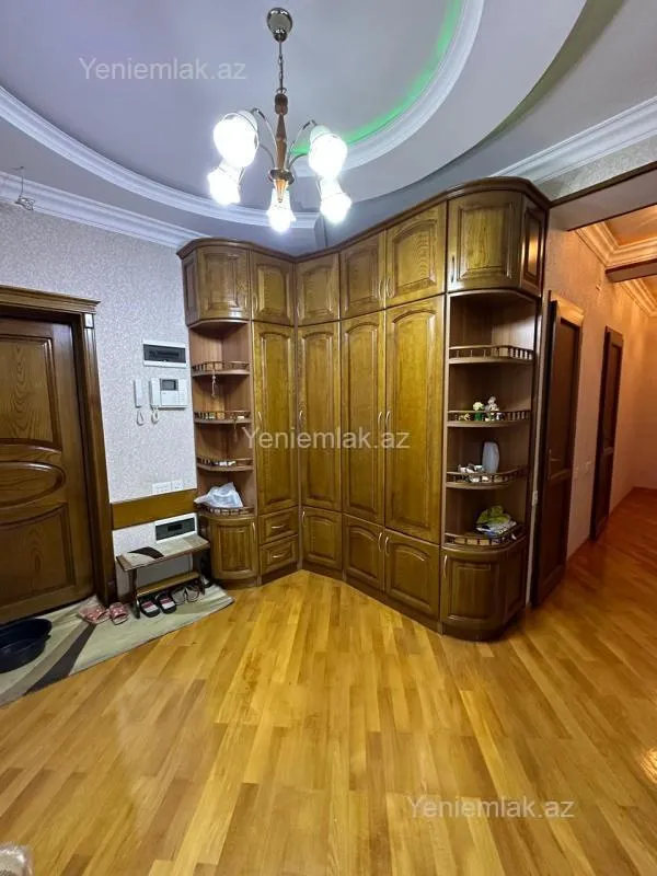 Satılır 2 otaqlı yeni tikili 100 m²