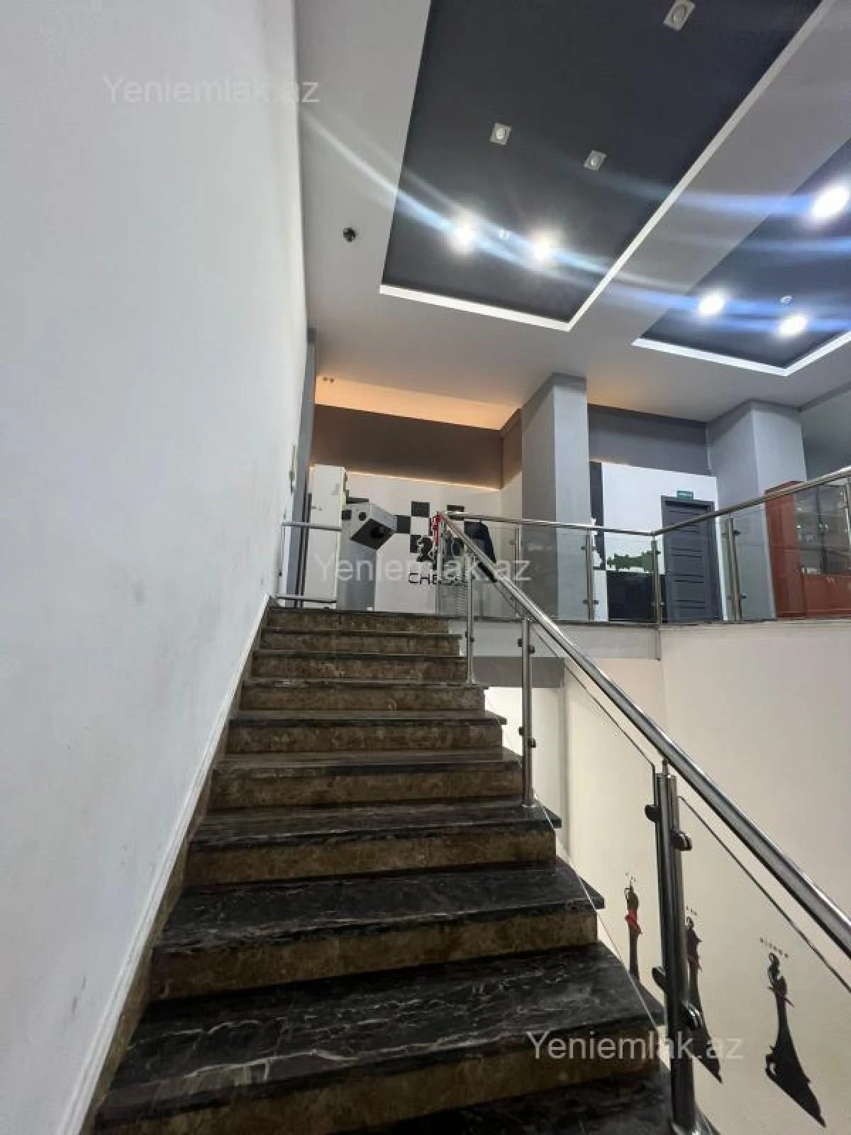 Satılır 6 otaqlı obyekt 370 m²