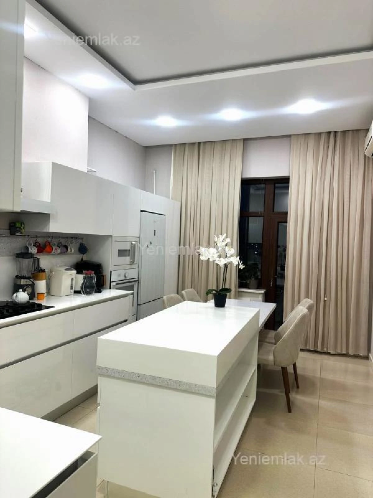 Satılır 4 otaqlı yeni tikili 202 m²
