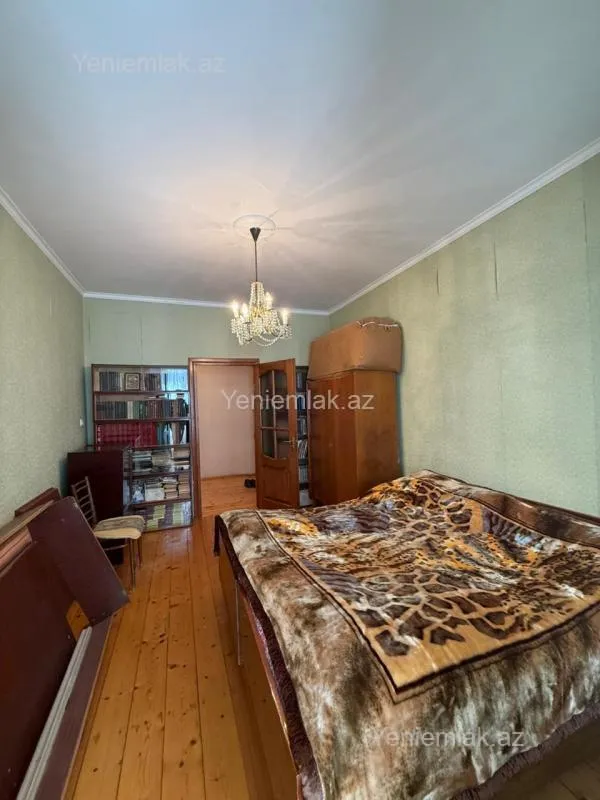 Satılır 3 otaqlı köhnə tikili 80 m²