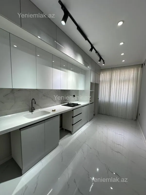 Satılır 3 otaqlı yeni tikili 100 m²