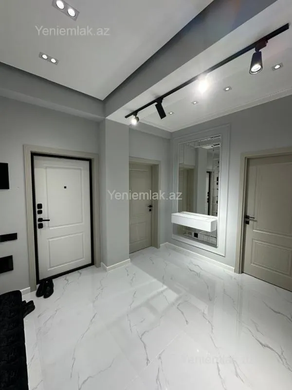 Satılır 3 otaqlı yeni tikili 100 m²