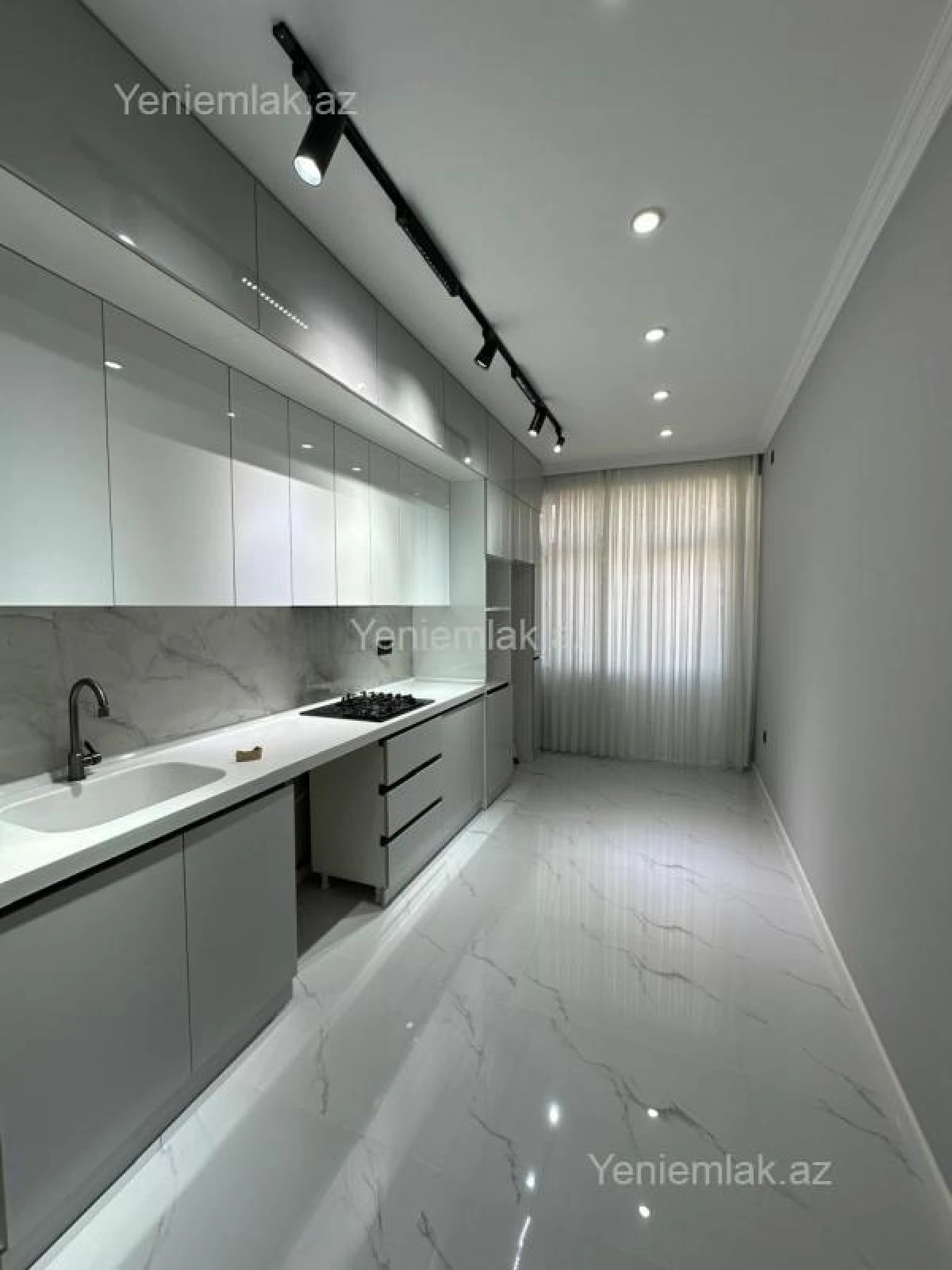 Satılır 3 otaqlı yeni tikili 100 m²