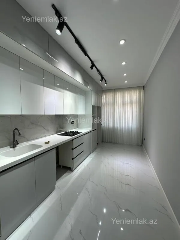Satılır 3 otaqlı yeni tikili 100 m²