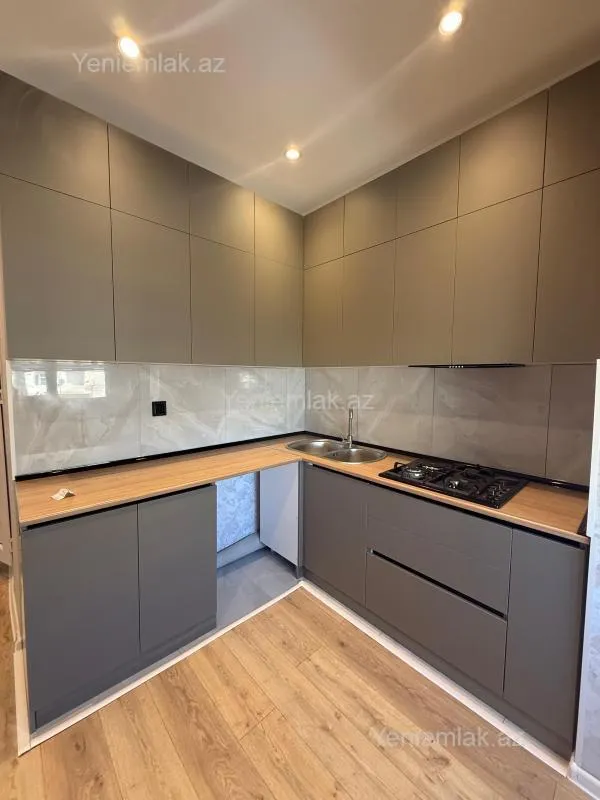 Satılır 3 otaqlı köhnə tikili 85 m²