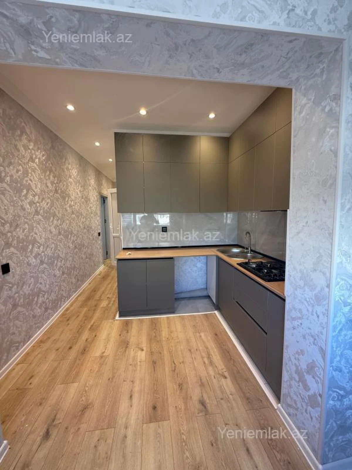 Satılır 3 otaqlı köhnə tikili 85 m²
