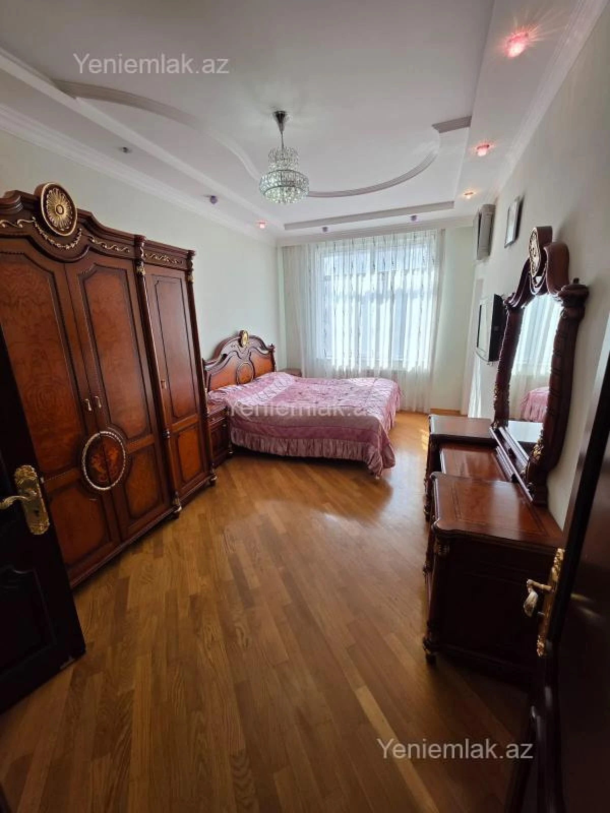 Satılır 4 otaqlı yeni tikili 180 m²