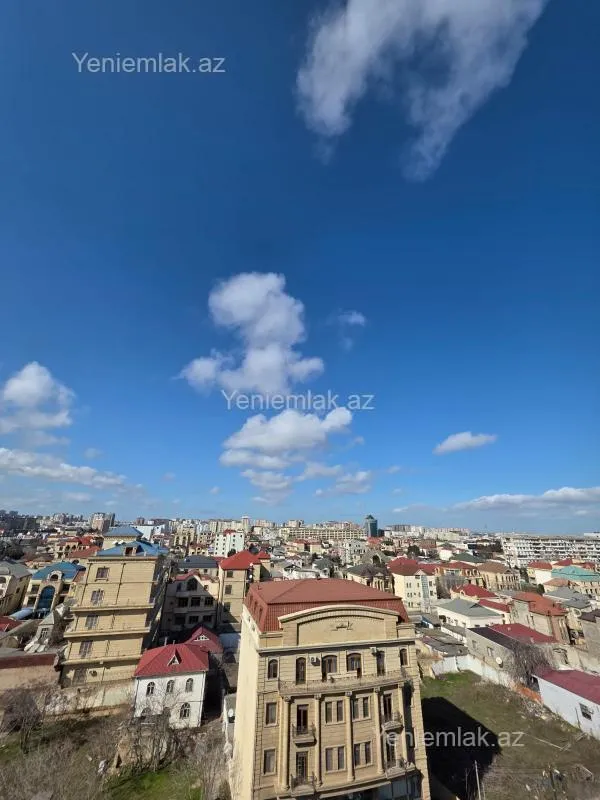 Satılır 4 otaqlı yeni tikili 180 m²