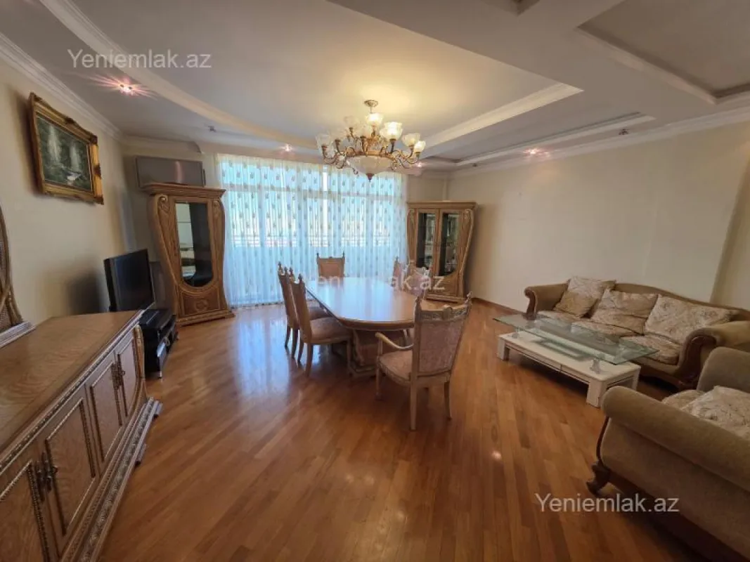 Satılır 4 otaqlı yeni tikili 180 m²