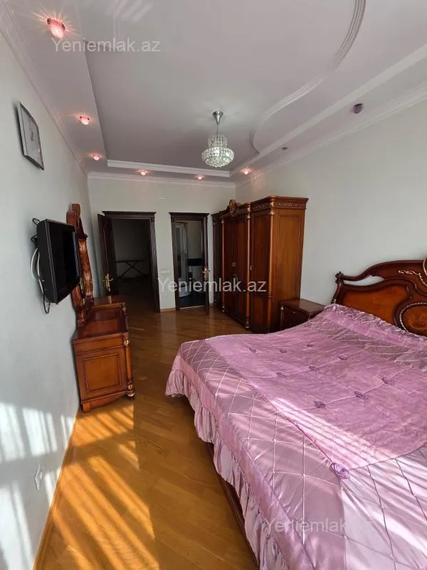 Satılır 4 otaqlı yeni tikili 180 m²