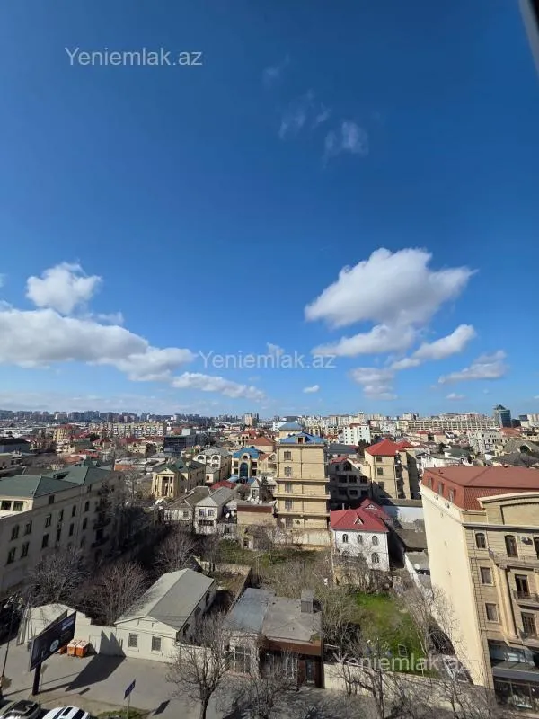 Satılır 4 otaqlı yeni tikili 180 m²