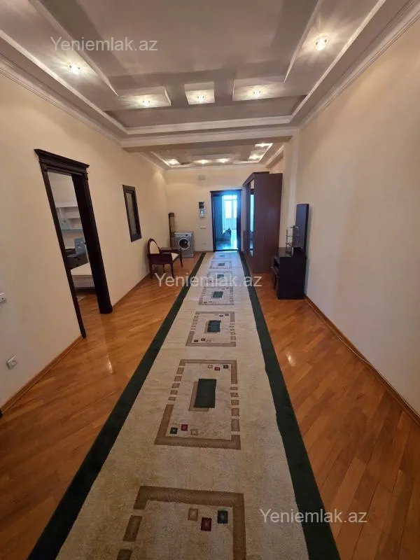 Satılır 4 otaqlı yeni tikili 180 m²