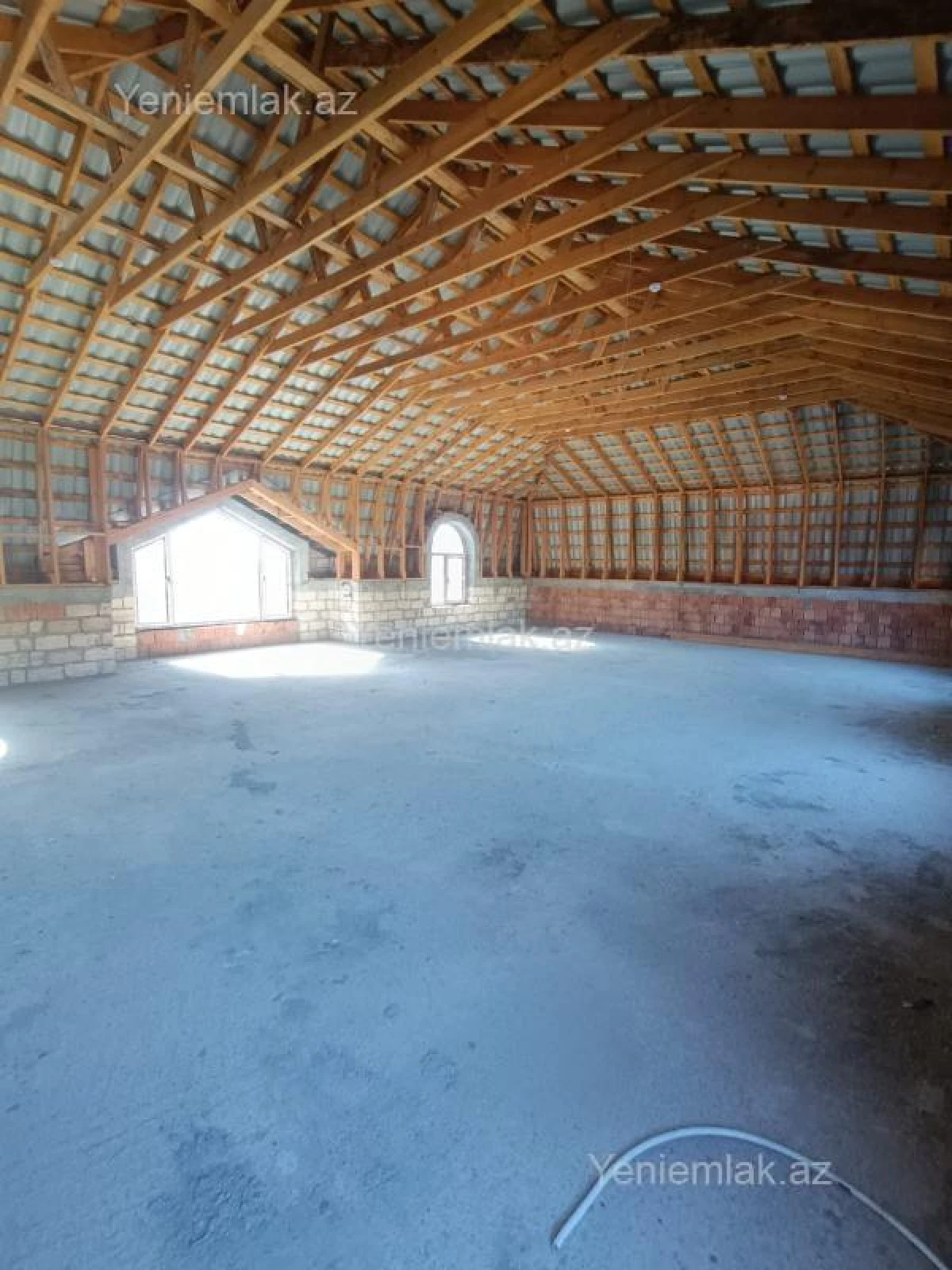 Satılır 3 otaqlı obyekt 372 m²