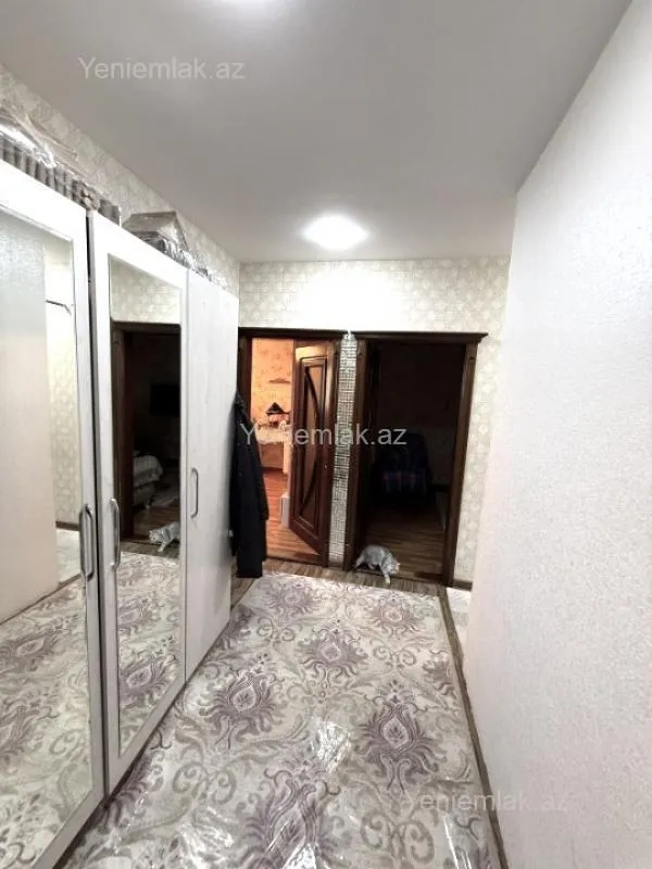Satılır 4 otaqlı köhnə tikili 105 m²