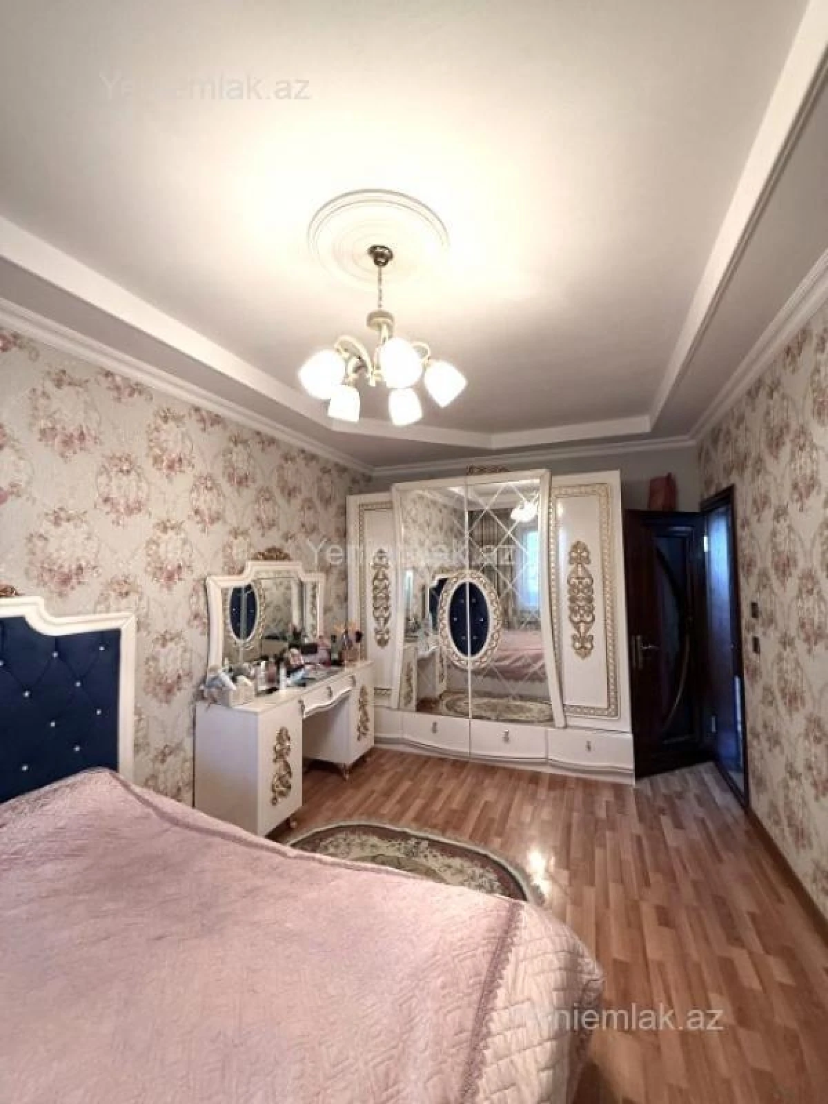 Satılır 4 otaqlı köhnə tikili 105 m²