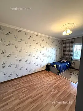 Satılır 4 otaqlı köhnə tikili 105 m²